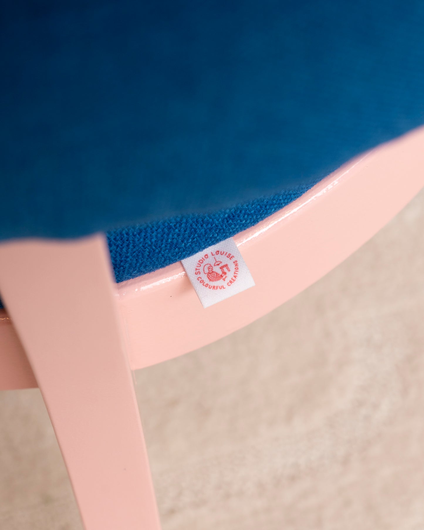 Sering – Roze Blauwe Stoelen (2x)