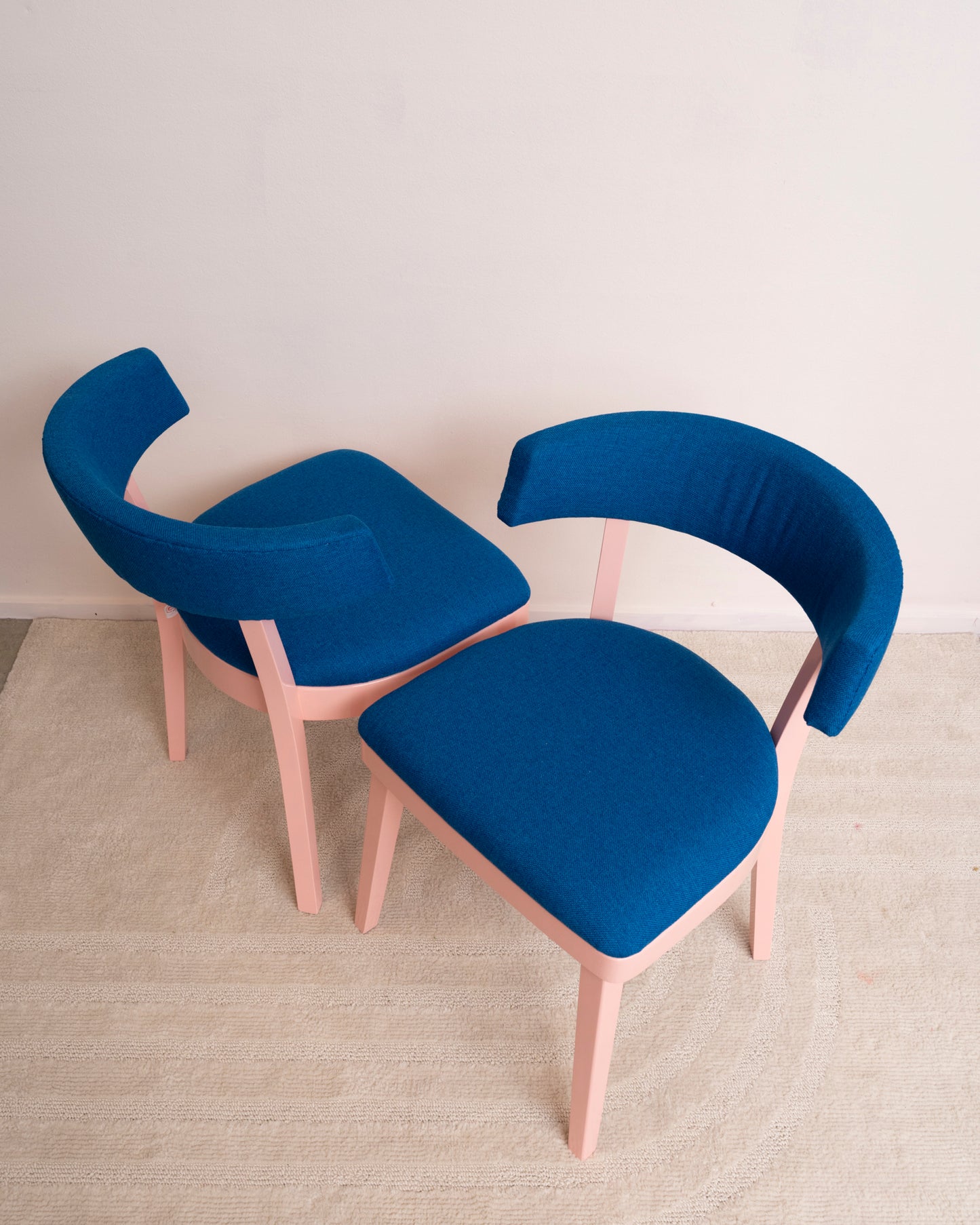 Sering – Roze Blauwe Stoelen (2x)