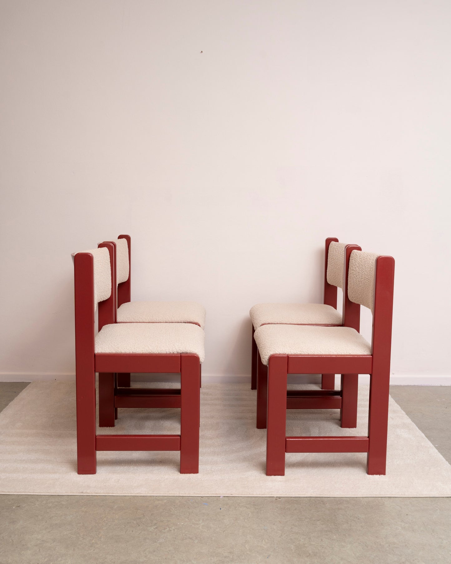 Pioenroos – Bordeaux Rode Stoelen (4x)