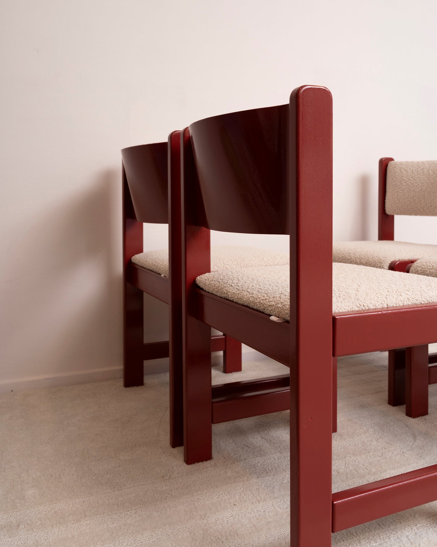 Pioenroos – Bordeaux Rode Stoelen (4x)